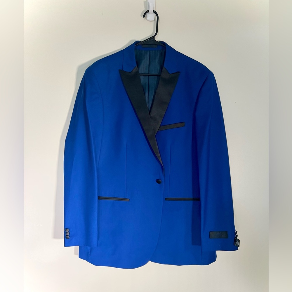Never worn beautiful mens suit blazer
